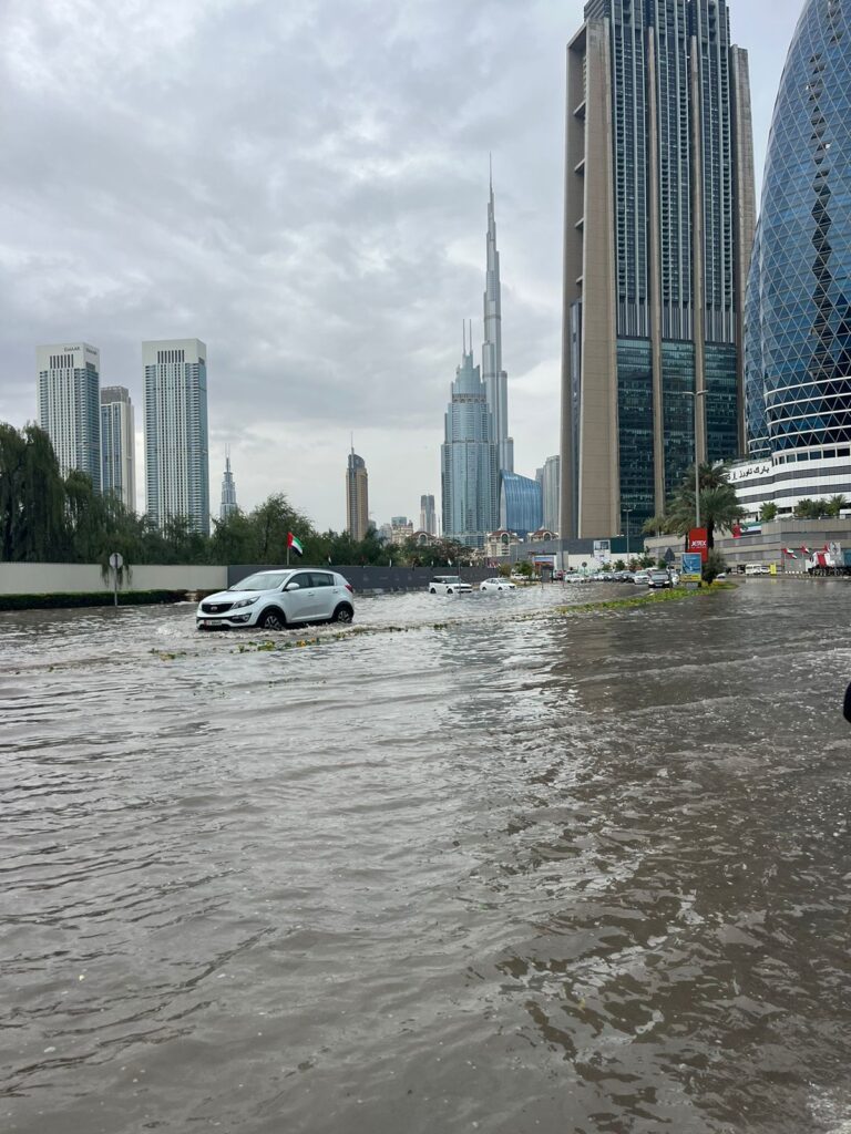 HEAVY RAIN IN DUBAI- DUBAI WEATHER